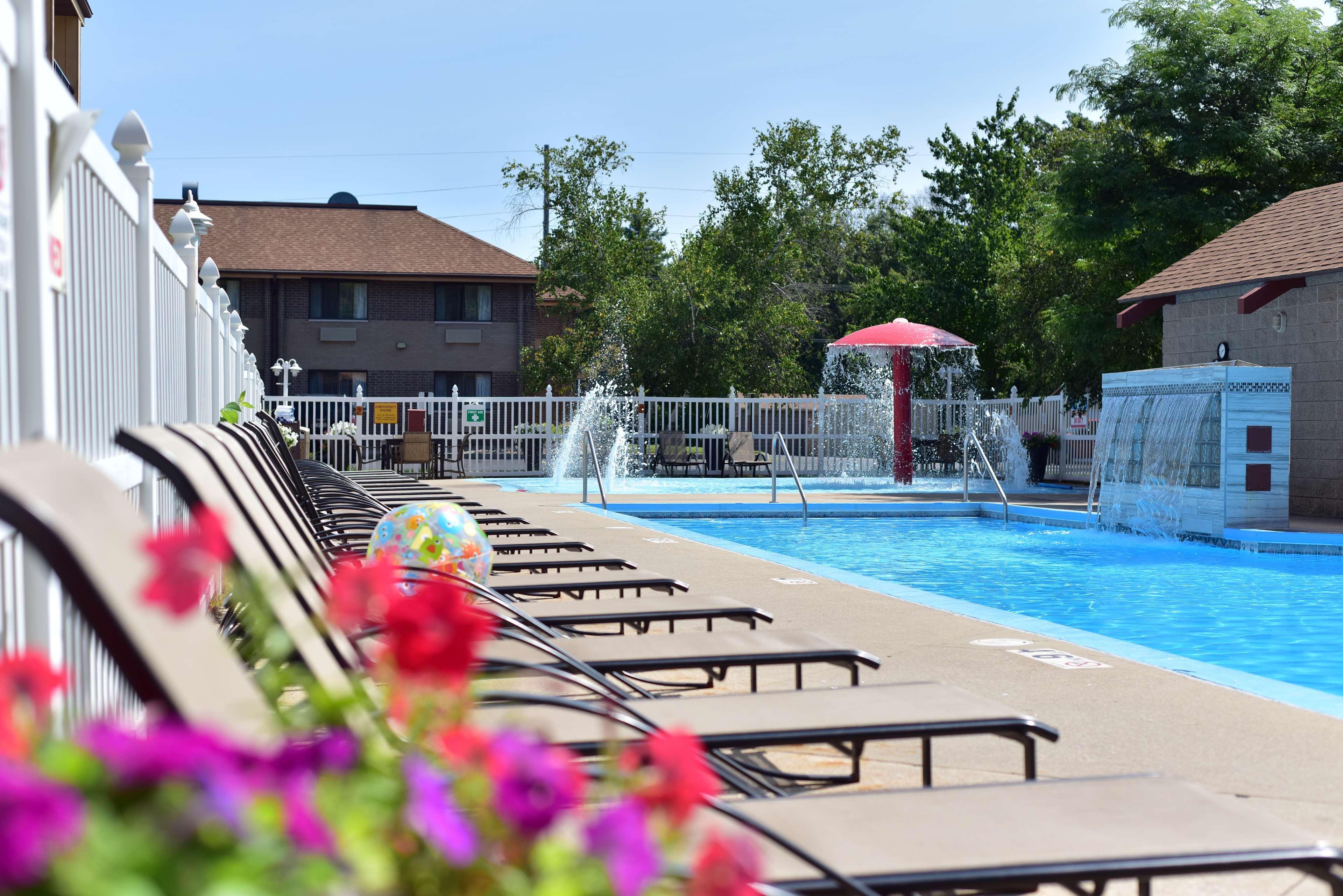 Best Western Ambassador Inn & Suites Wisconsin Dells Exteriér fotografie