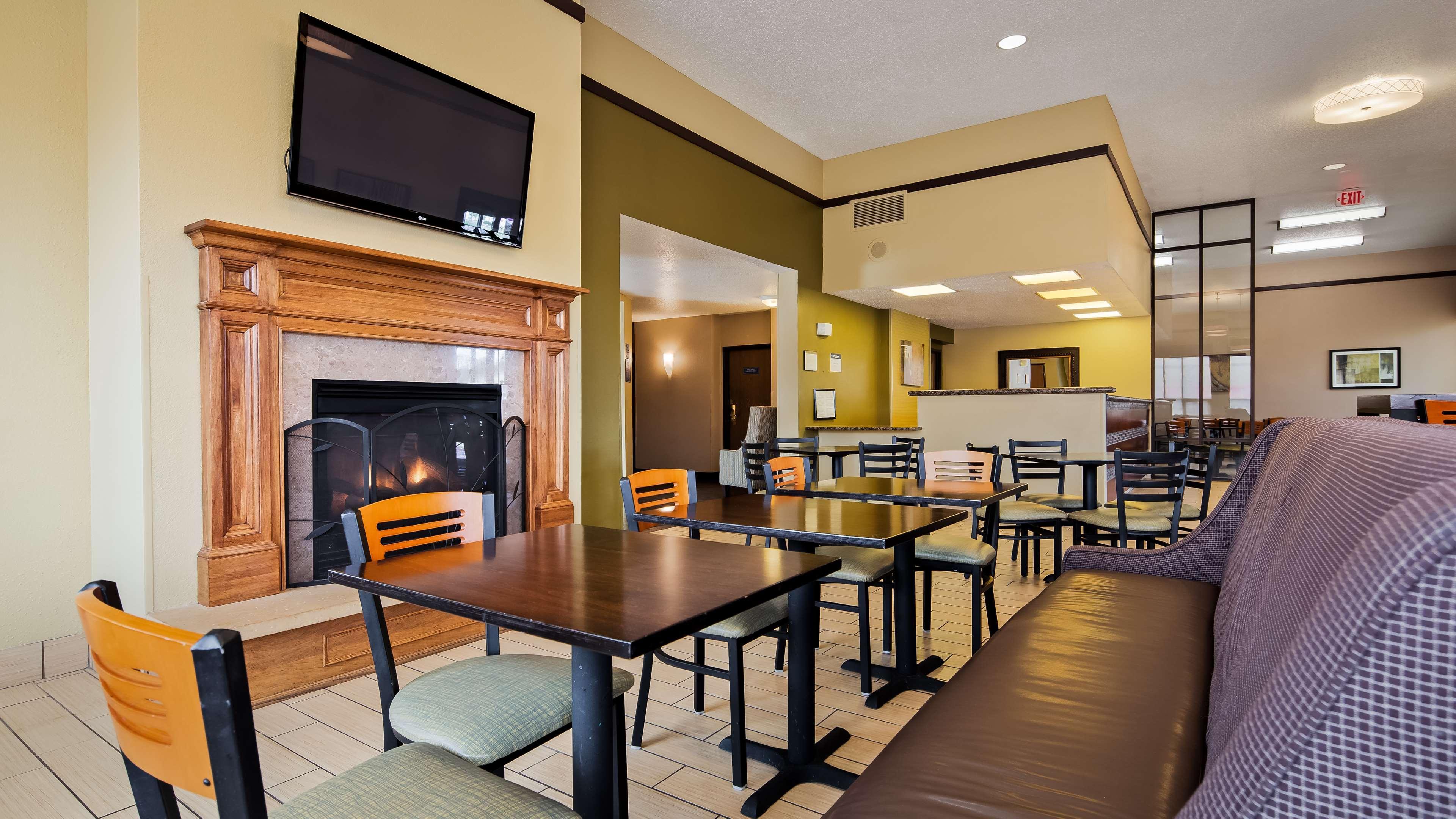 Best Western Ambassador Inn & Suites Wisconsin Dells Exteriér fotografie