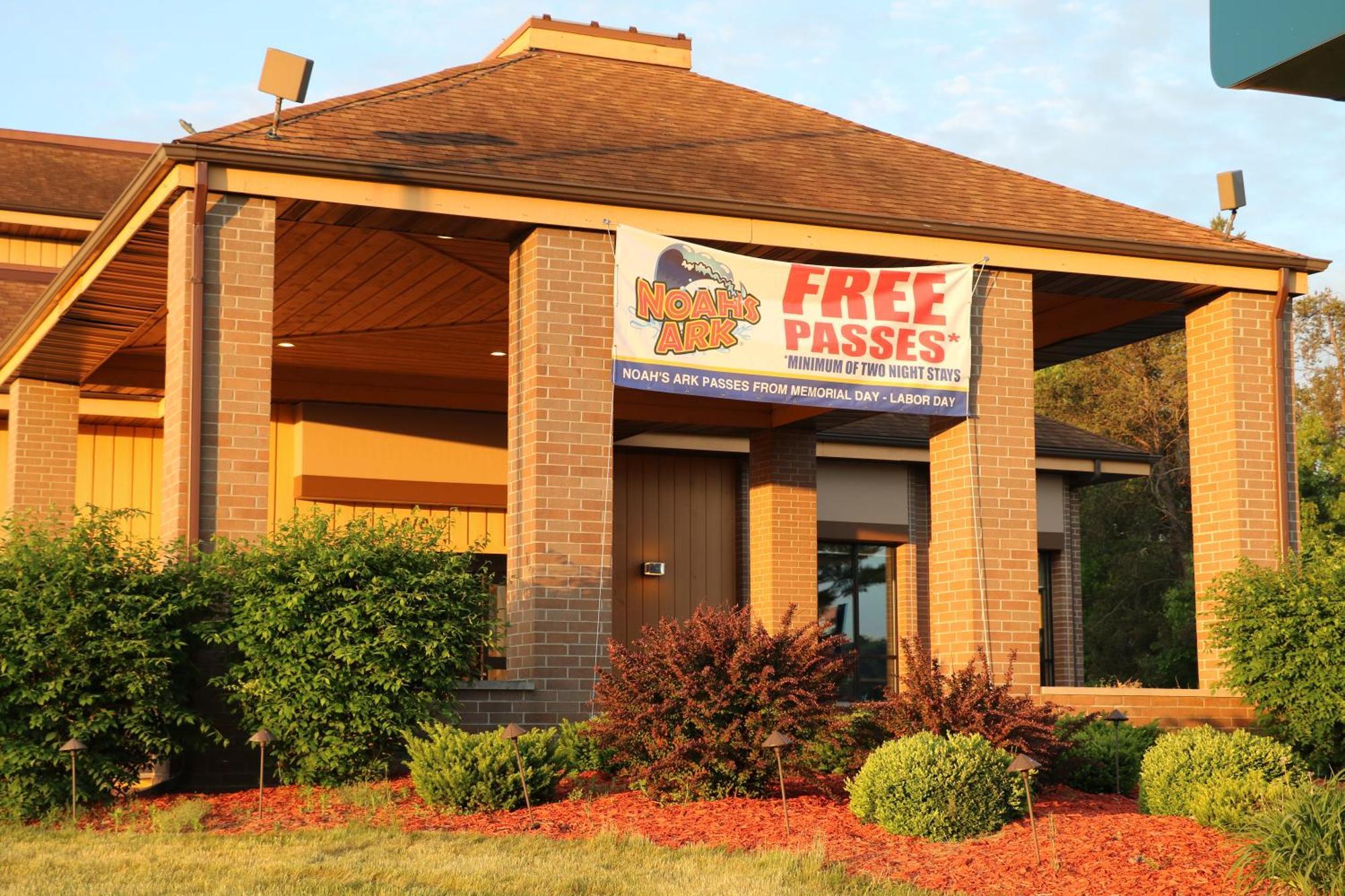 Best Western Ambassador Inn & Suites Wisconsin Dells Exteriér fotografie